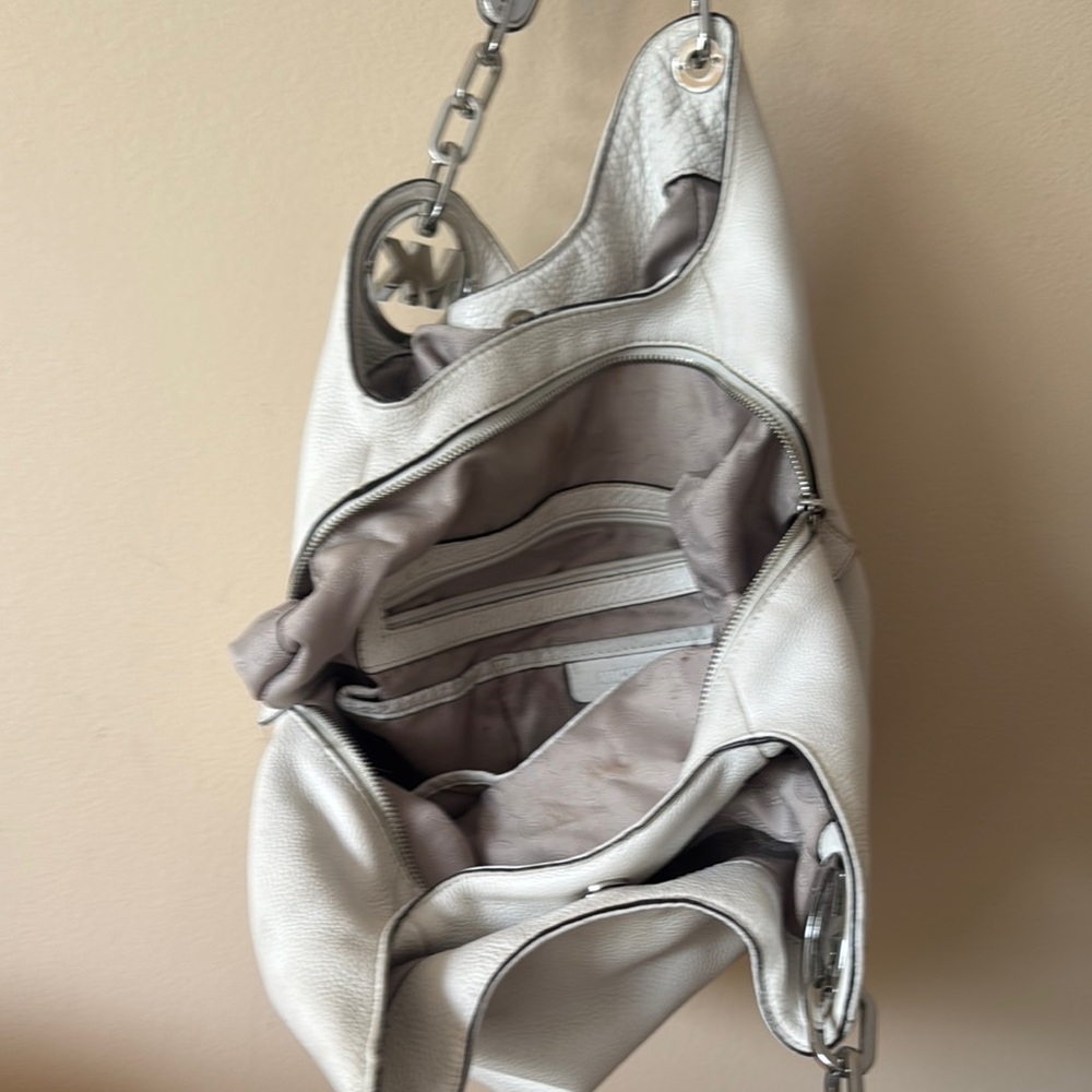 Michael Kors Fulton Elegant White Leather  Bag - Picture 13 of 14